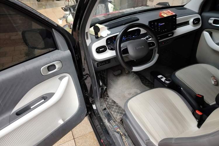 Used Geely Galaxy Panda 2024 Panda Mini 200km Endurance Bear Driver Seat