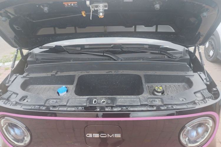 Used Geely Galaxy Panda 2024 200km Panda Kart Engine Bay