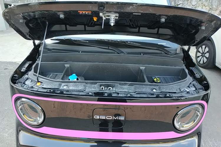 Used Geely Galaxy Panda 2024 200km Panda Kart Engine Bay