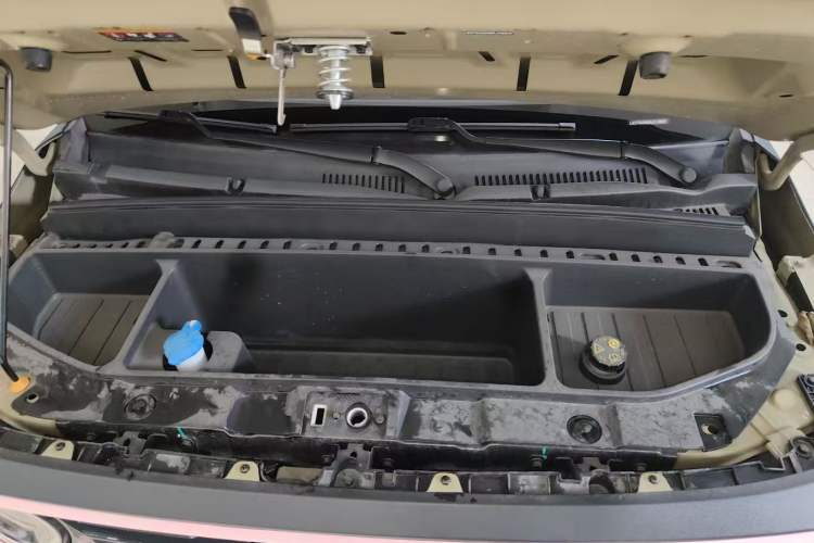 Used Geely Galaxy Panda 2024 200km Panda Rider Engine Bay