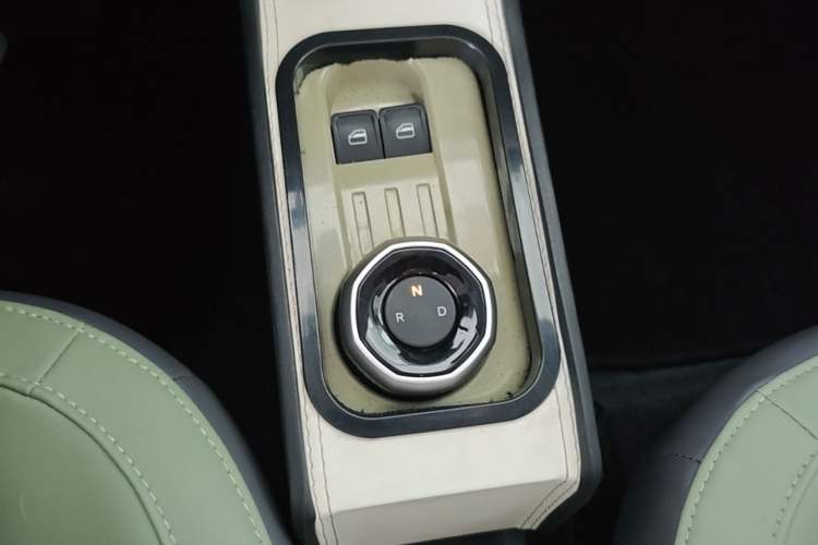 Used Geely Galaxy Panda 2024 200km Panda Rider Gear Lever