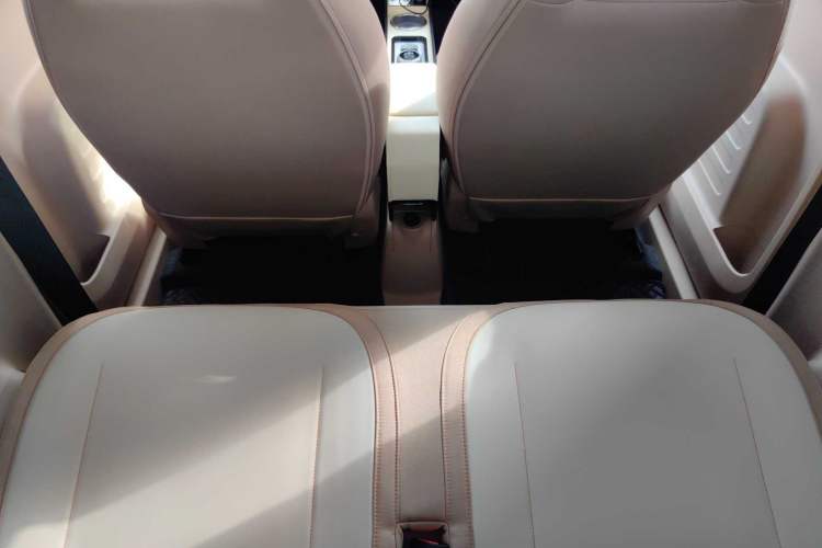 Used Geely Galaxy Panda 2024 200km Panda Kart Interior 5