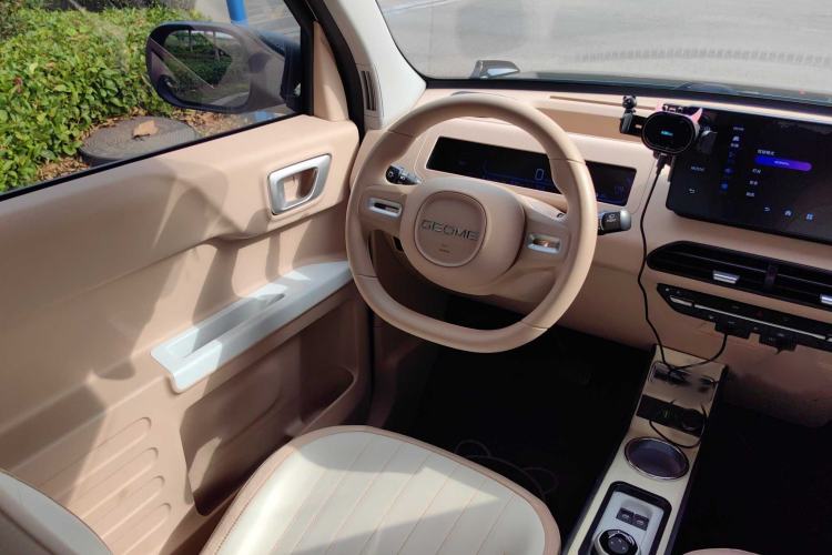 Used Geely Galaxy Panda 2024 200km Panda Kart Interior 6
