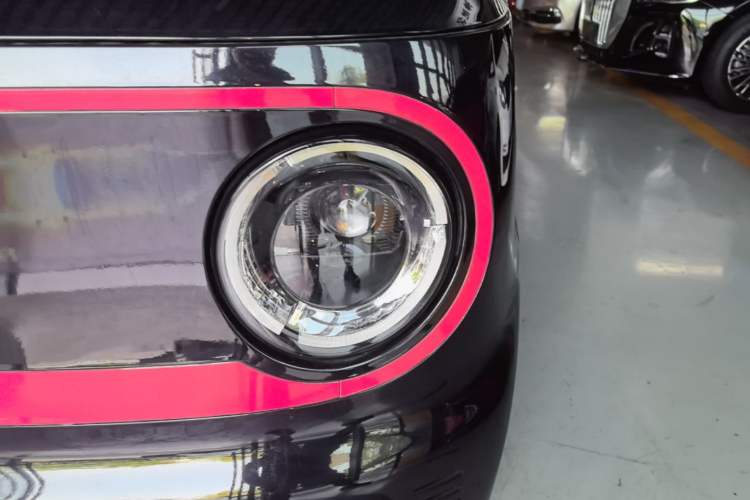 Used Geely Galaxy Panda 2024 Panda Mini 200km Endurance Bear Left Front Headlight
