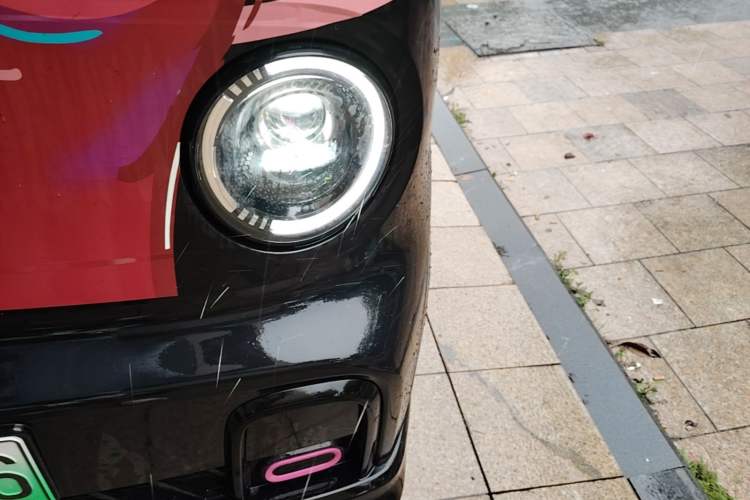 Used Geely Galaxy Panda 2024 Panda Mini 200km Endurance Bear Left Front Headlight