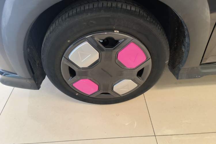 Used Geely Galaxy Panda 2024 200km Panda Kart Left Front Wheel Hub