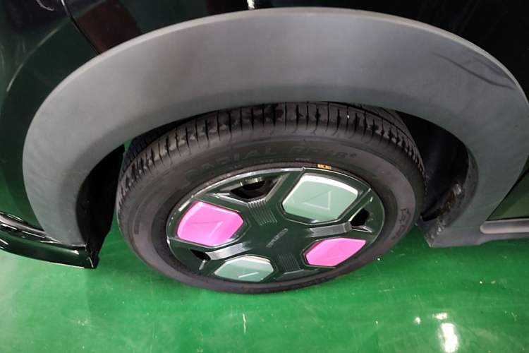 Used Geely Galaxy Panda 2024 200km Panda Kart Left Front Wheel Hub