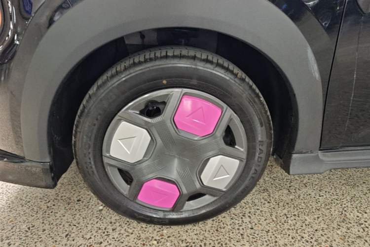Used Geely Galaxy Panda 2024 200km Panda Kart Left Front Wheel Hub