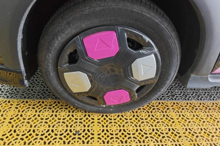 Used Geely Galaxy Panda 2024 200km Panda Kart Left Front Wheel Hub