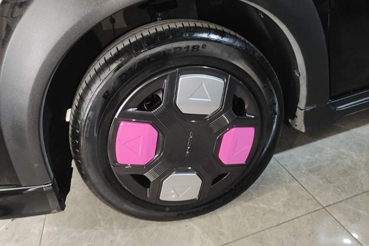 Used Geely Galaxy Panda 2024 200km Panda Kart Left Front Wheel Hub