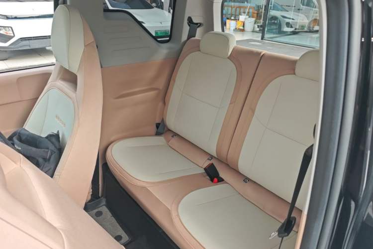 Used Geely Galaxy Panda 2024 200km Panda Kart Left Rear Seat