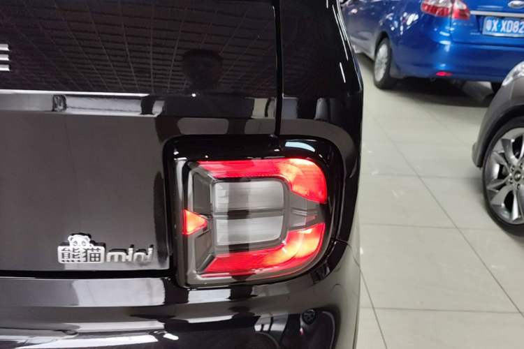 Used Geely Galaxy Panda 2024 200km Panda Kart Right Rear Taillight