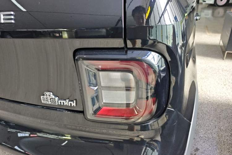 Used Geely Galaxy Panda 2024 200km Panda Kart Right Rear Taillight