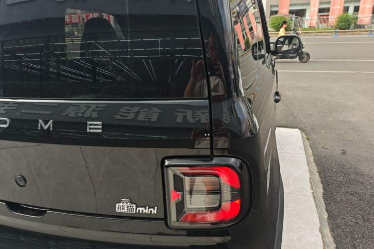 Used Geely Galaxy Panda 2024 200km Panda Kart Right Rear Taillight