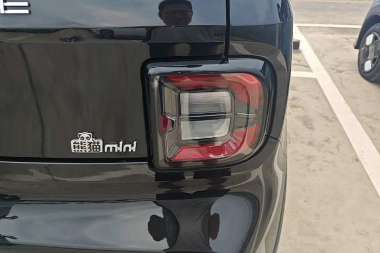 Used Geely Galaxy Panda 2024 200km Panda Kart Right Rear Taillight