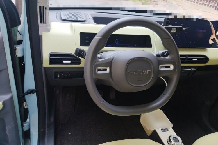 Used Geely Galaxy Panda 2024 Panda Mini 200km Endurance Bear Steering Wheel