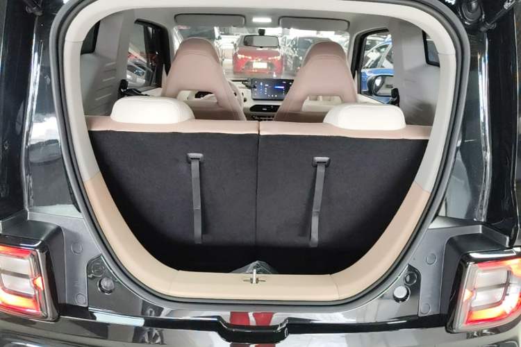 Used Geely Galaxy Panda 2024 200km Panda Kart Trunk
