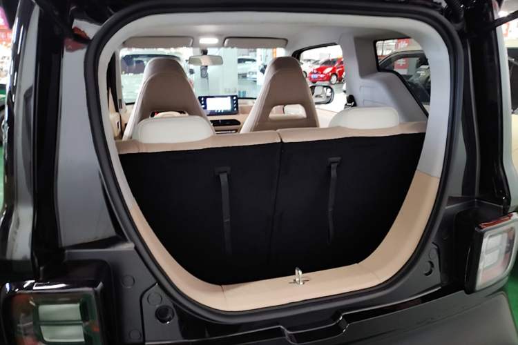 Used Geely Galaxy Panda 2024 200km Panda Kart Trunk