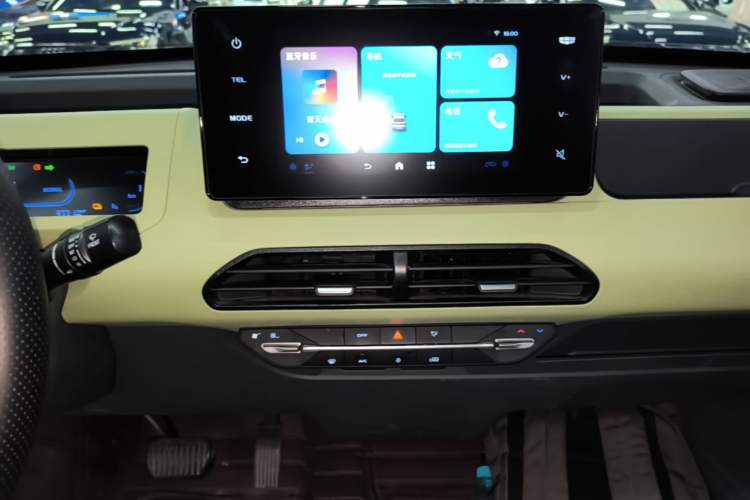 Used Geely Galaxy Panda 2024 Panda Mini 200km Longteng PRO Edition Audio And AC Panel