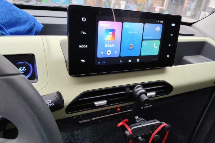 Used Geely Galaxy Panda 2024 Panda Mini 200km Endurance Bear Audio And AC Panel