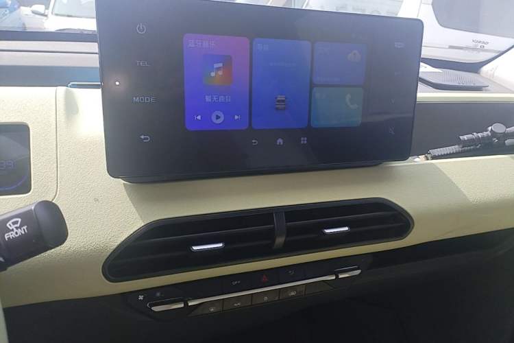 Used Geely Galaxy Panda 2024 Panda Mini 200km Endurance Bear Audio And AC Panel