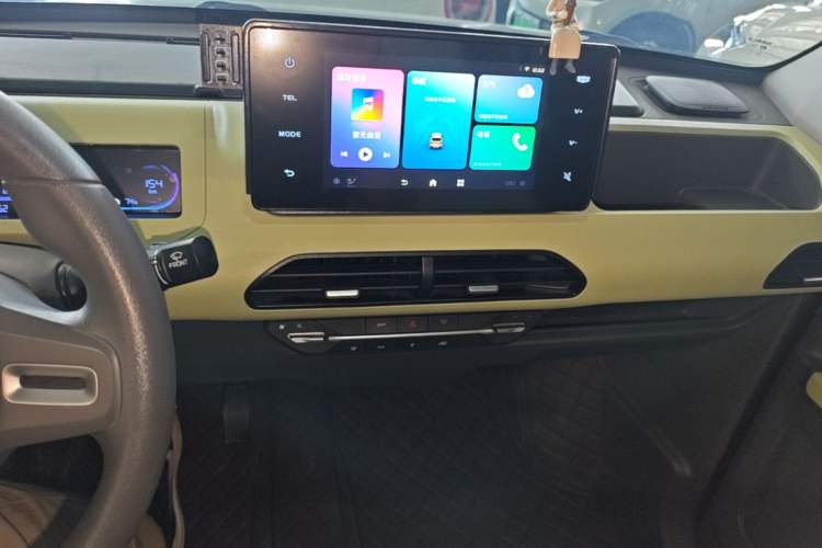 Used Geely Galaxy Panda 2024 Panda Mini 200km Endurance Bear Audio And AC Panel