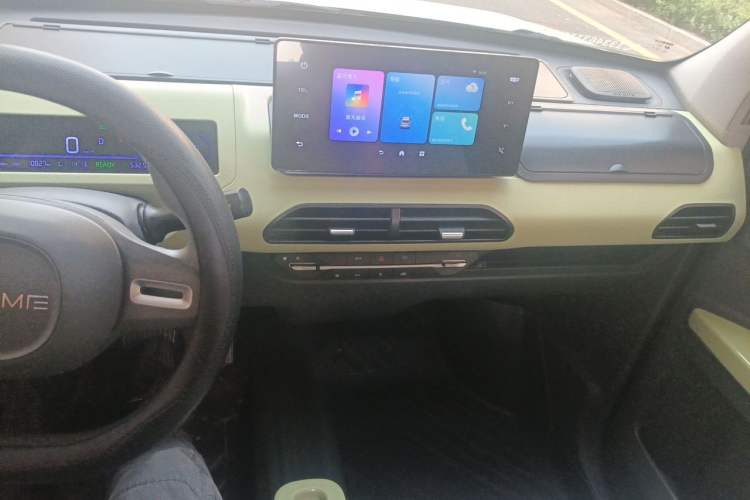 Used Geely Galaxy Panda 2024 Panda Mini 200km Endurance Bear Audio And AC Panel