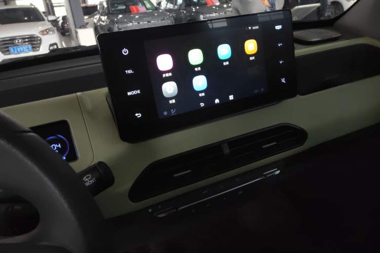 Used Geely Galaxy Panda 2024 Panda Mini 200km Endurance Bear Audio And AC Panel