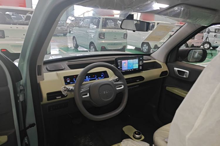 Used Geely Galaxy Panda 2024 Panda Mini 200km Longteng PRO Edition Center Console