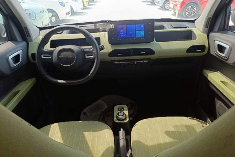 Used Geely Galaxy Panda 2024 Panda Mini 200km Endurance Bear Center Console