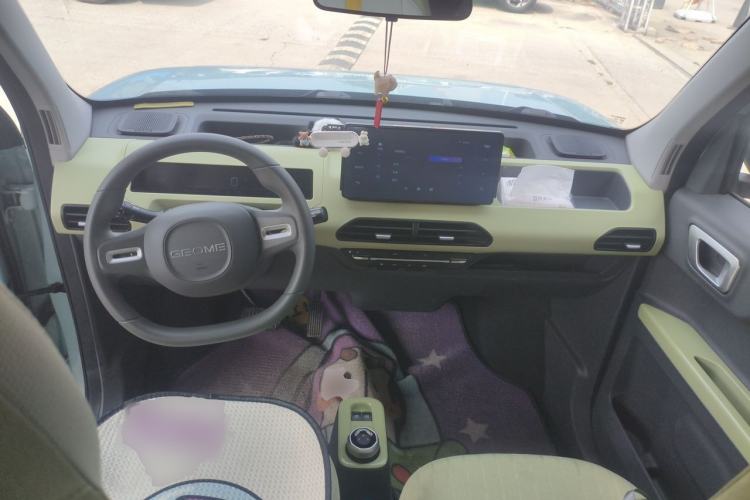 Used Geely Galaxy Panda 2024 Panda Mini 200km Endurance Bear Center Console