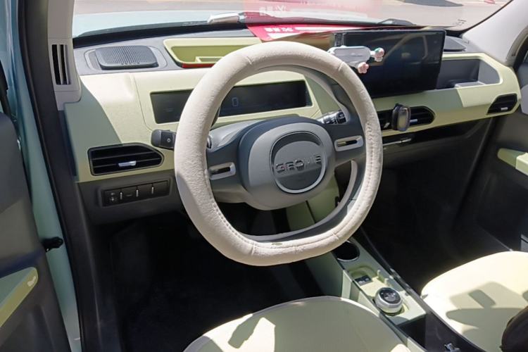 Used Geely Galaxy Panda 2024 Panda Mini 200km Endurance Bear Center Console