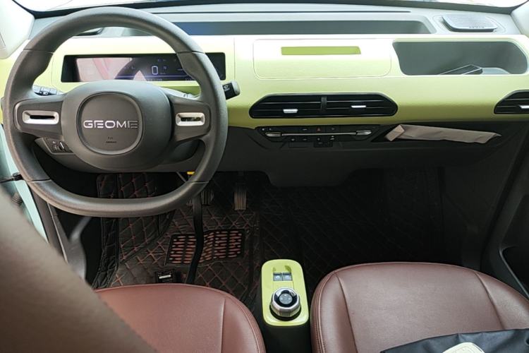 Used Geely Galaxy Panda 2024 Facelifted Panda Mini 200km Dragon Edition Center Console