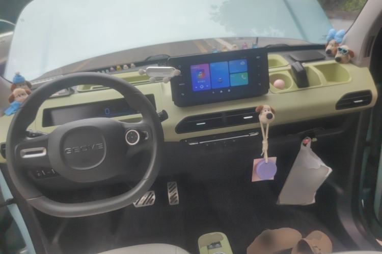 Used Geely Galaxy Panda 2024 Panda Mini 200km Endurance Bear Center Console