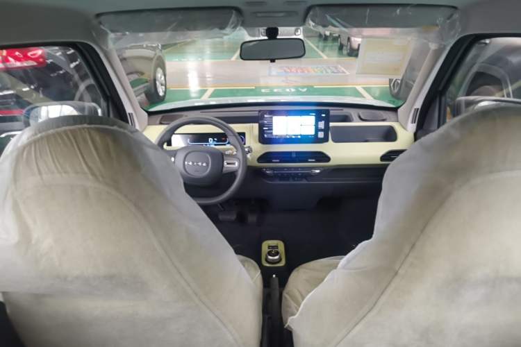Used Geely Galaxy Panda 2024 Panda Mini 200km Longteng PRO Edition Center Console
