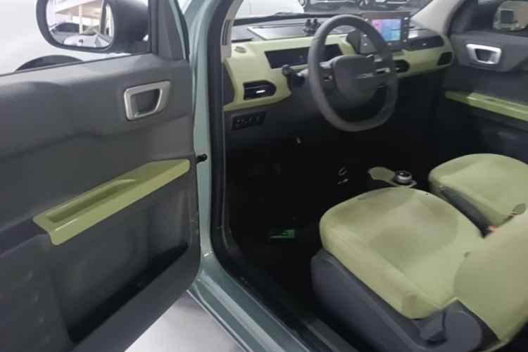 Used Geely Galaxy Panda 2024 Panda Mini 200km Endurance Bear Driver Seat