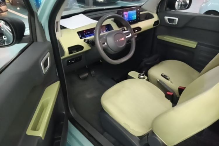 Used Geely Galaxy Panda 2024 Panda Mini 200km Endurance Bear Driver Seat