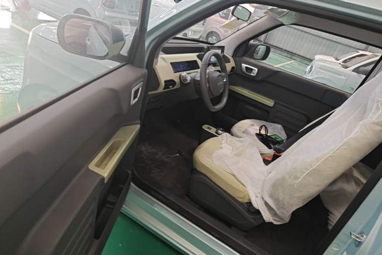 Used Geely Galaxy Panda 2024 Panda Mini 200km Longteng PRO Edition Driver Seat