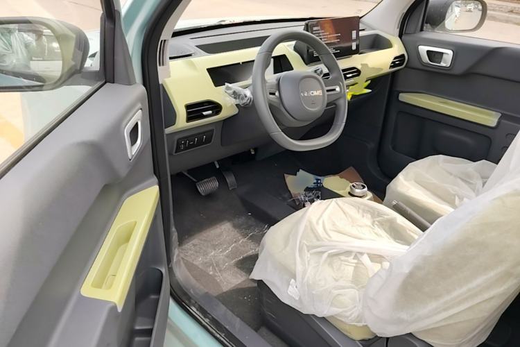 Used Geely Galaxy Panda 2024 Panda Mini 200km Endurance Bear Driver Seat
