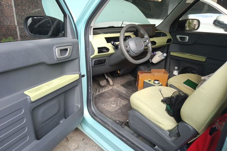 Used Geely Galaxy Panda 2024 Panda Mini 200km Endurance Bear Driver Seat