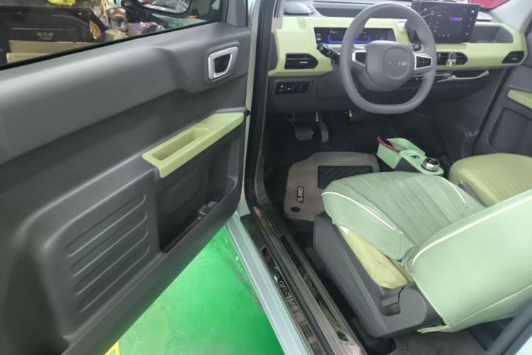 Used Geely Galaxy Panda 2024 Panda Mini 200km Endurance Bear Driver Seat