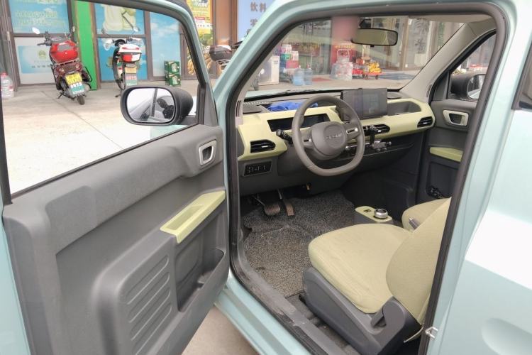 Used Geely Galaxy Panda 2024 Panda Mini 200km Endurance Bear Driver Seat