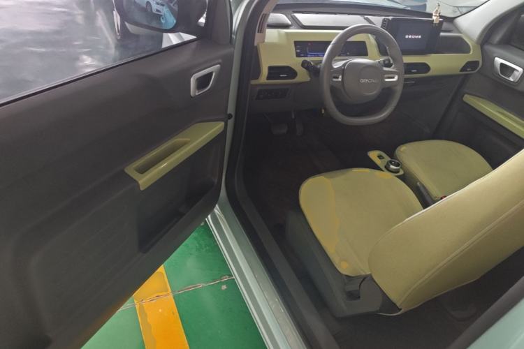 Used Geely Galaxy Panda 2024 Panda Mini 200km Endurance Bear Driver Seat