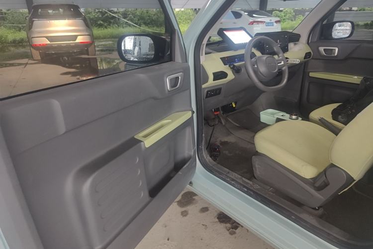 Used Geely Galaxy Panda 2024 Panda Mini 200km Endurance Bear Driver Seat