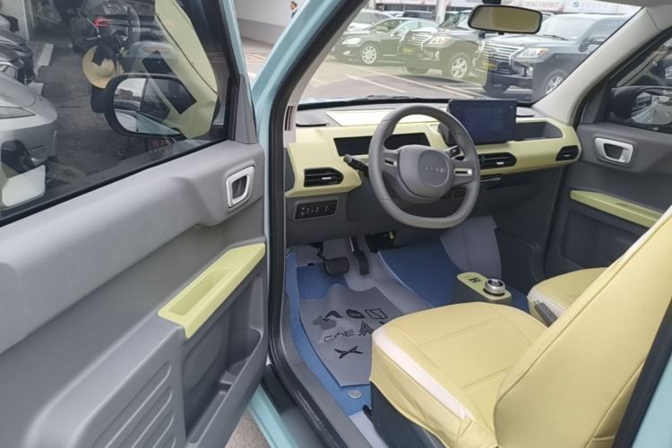 Used Geely Galaxy Panda 2024 Panda Mini 200km Endurance Bear Driver Seat