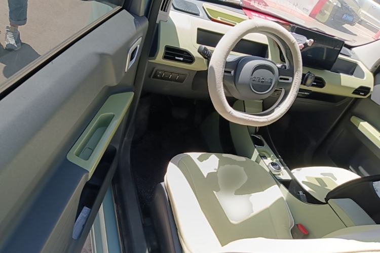 Used Geely Galaxy Panda 2024 Panda Mini 200km Endurance Bear Driver Seat