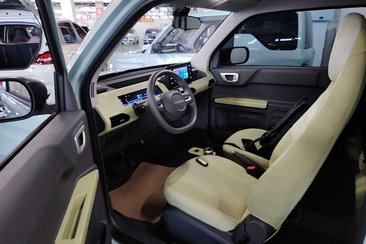 Used Geely Galaxy Panda 2024 Panda Mini 200km Endurance Bear Driver Seat