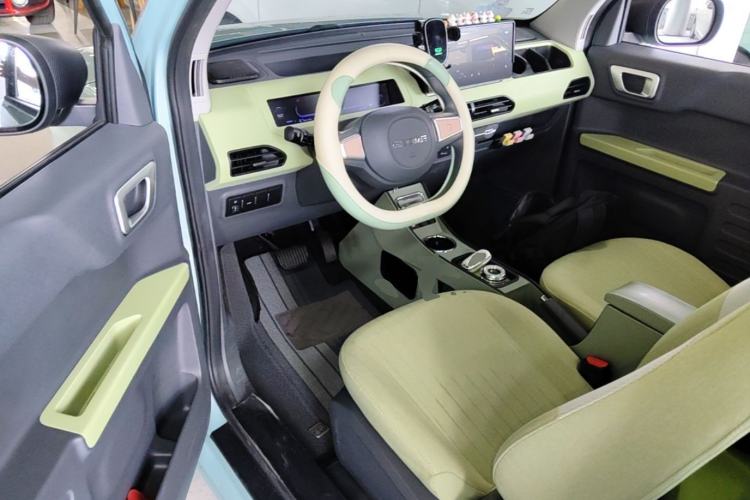 Used Geely Galaxy Panda 2024 Panda Mini 200km Endurance Bear Driver Seat
