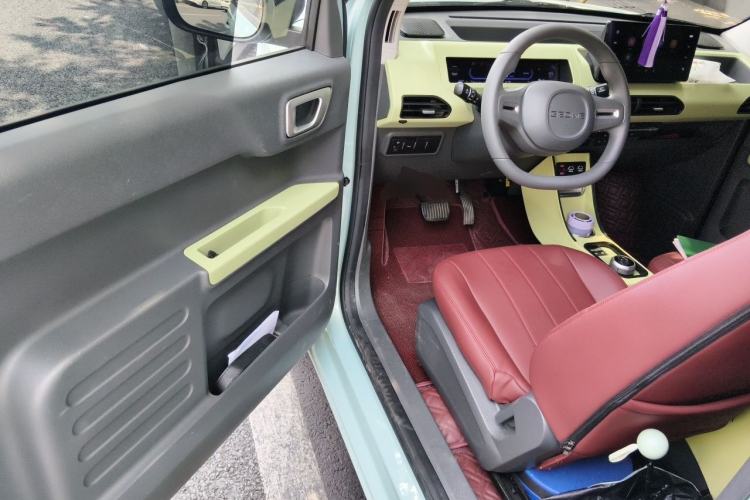 Used Geely Galaxy Panda 2024 Panda Mini 200km Endurance Bear Driver Seat