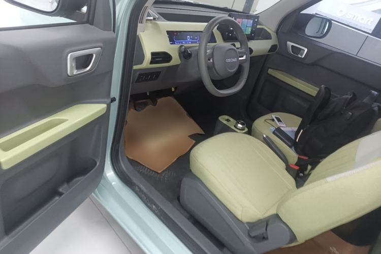 Used Geely Galaxy Panda 2024 Panda Mini 200km Endurance Bear Driver Seat